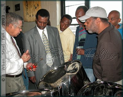 Ellie Mannette chats with workshop attendees