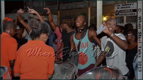 “Pantastic Friday” - Hands in the air, powder (fog) in pans