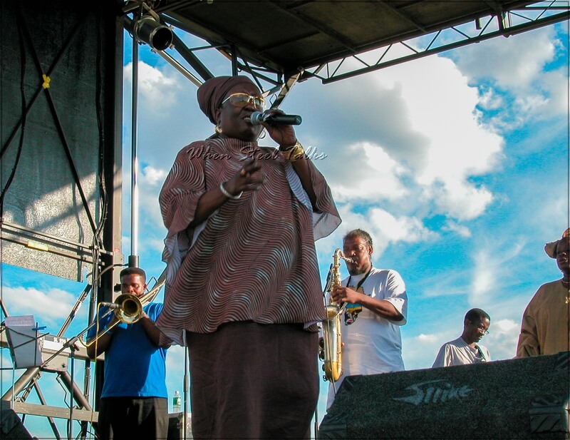 Singing Sandra performing in New York.